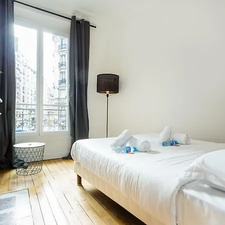 Cmg Tour Eiffel/champs De Mars__laos 1g *